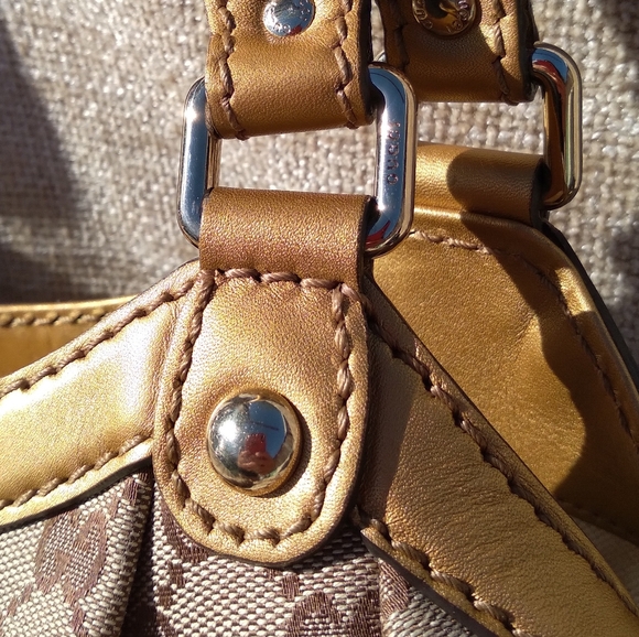 Gucci Large GG Monogram Gold Trim Sukey - Picture 12 of 15